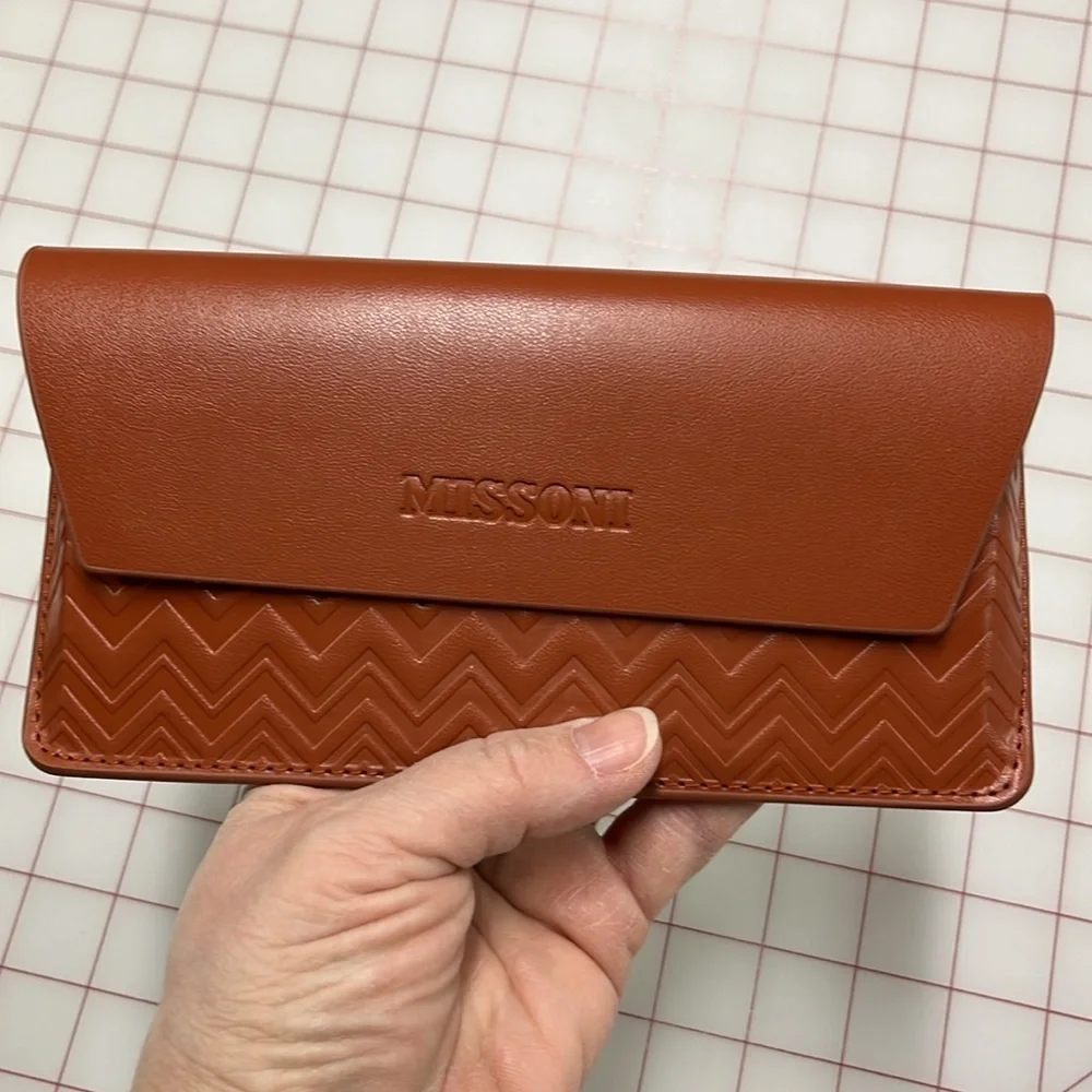 MISSONI NWT Chevron Embossed Flap Front Vegan Leather Eyeglass Case with Cloth